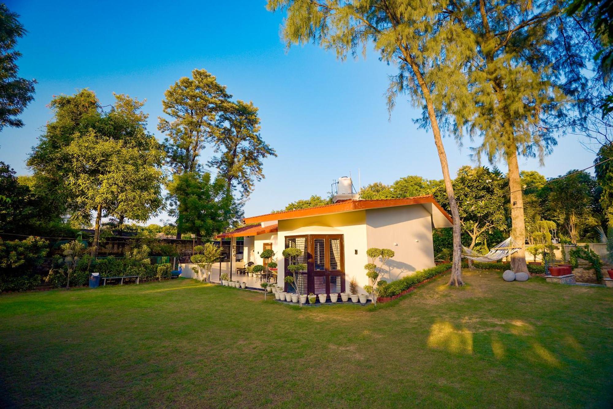 Farm The Retreat - With Private Pool Villa Manesar Ngoại thất bức ảnh