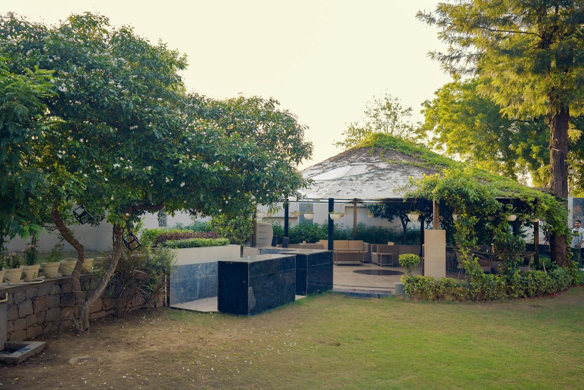 Farm The Retreat - With Private Pool Villa Manesar Ngoại thất bức ảnh